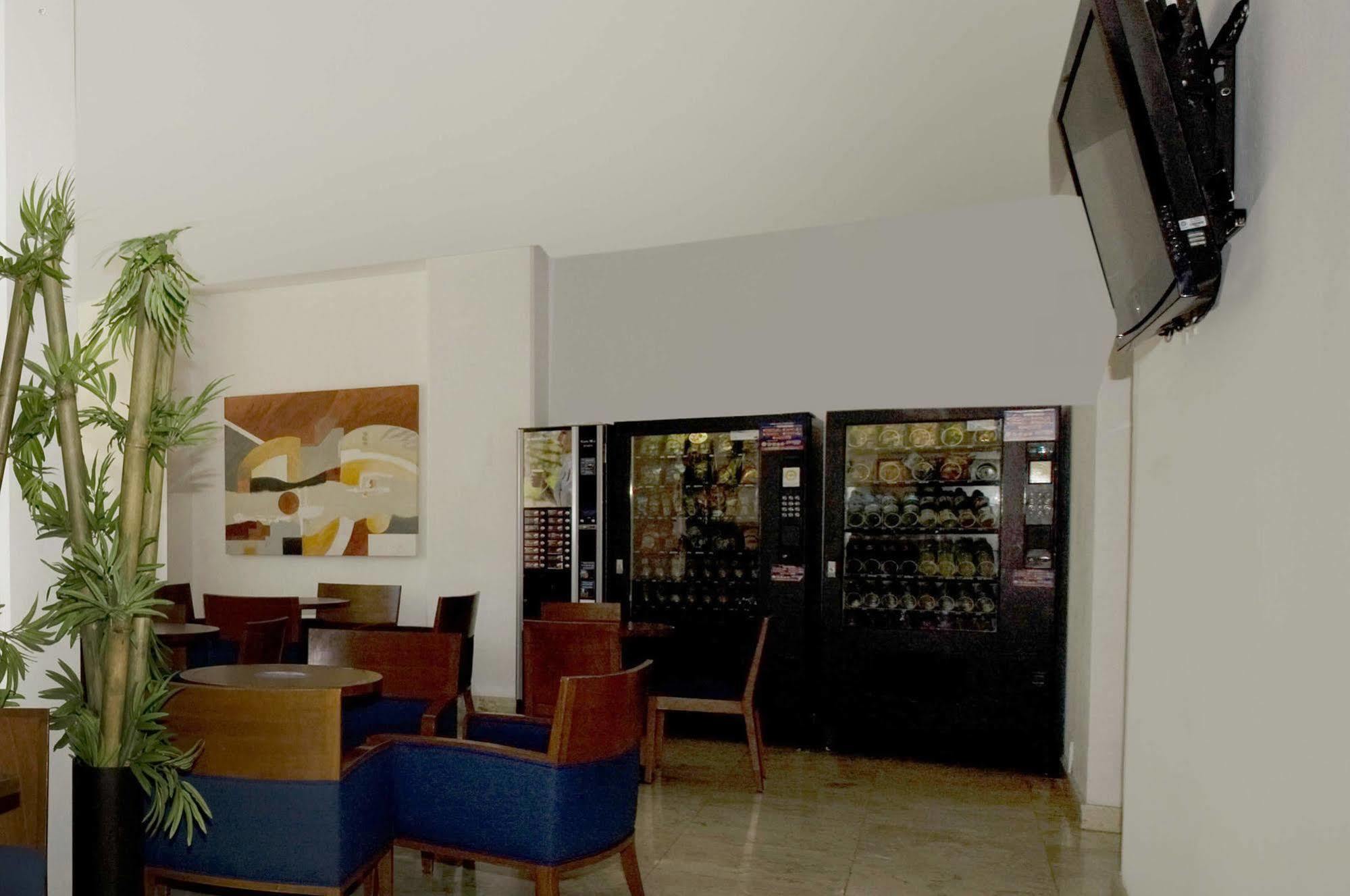 One Queretaro Plaza Galerias Ξενοδοχείο Εξωτερικό φωτογραφία